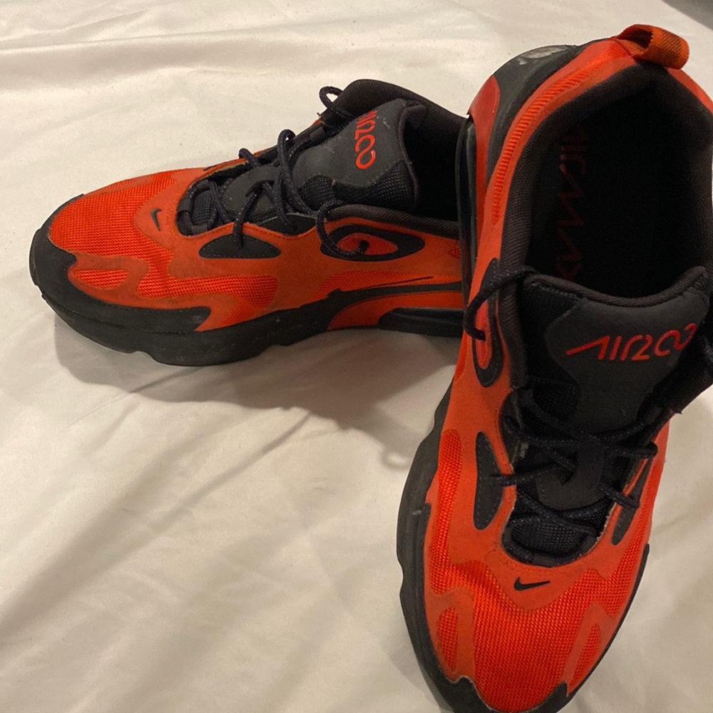 Men’s red Nike Airmax shoes size 11